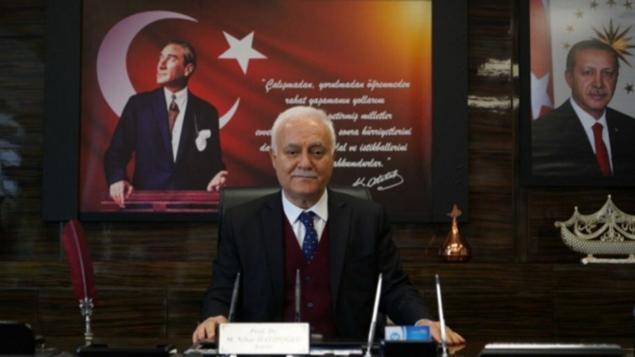 GİBTÜ Rektörü Nihat Hatipoğlu: Kurban Bayramı'mızın ülkemizdeki sevgi, birlik, beraberlik ve dostluğa zemin hazırlamasını temenni ederim
