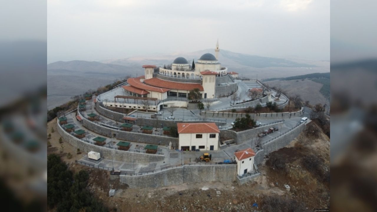 Hz. Ukkaşe Türbesi yeniden ziyarete açıldı