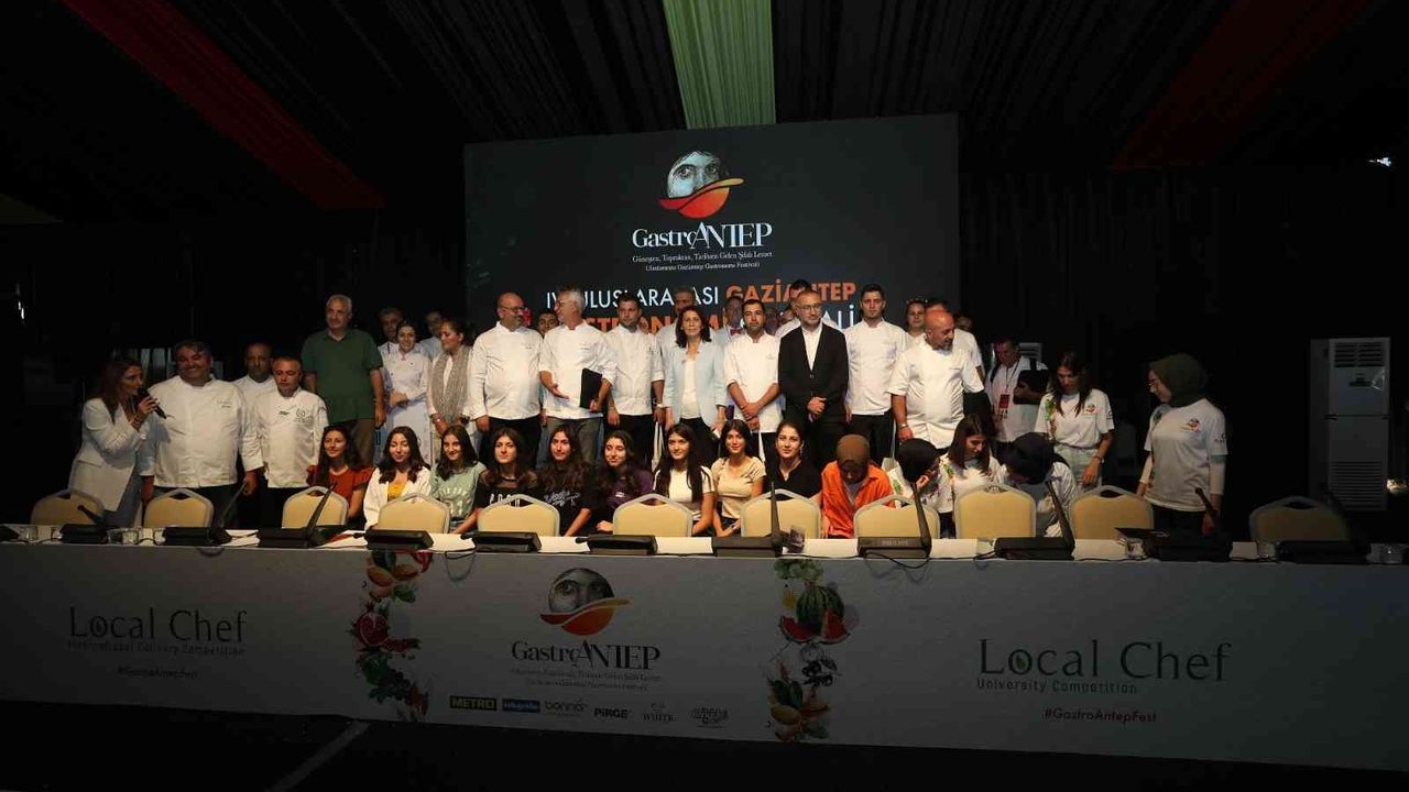 Gastroantep “Local Chef Yarışması”nda usta şefler Gaziantep yemekleri ile kıyasıya yarıştı