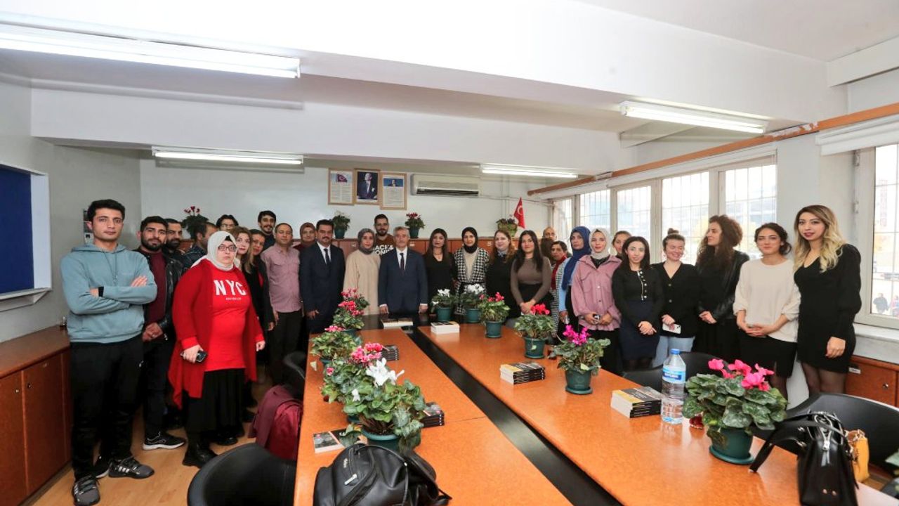 Başkan Mehmet Tahmazoğlu Öğretmenler Günü’nde Öğretmenleri Ziyaret Etti