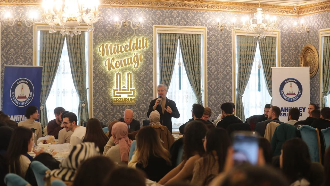 Tahmazoğlu Erzurum'da okuyan Şahinbeyli öğrencilerle buluştu