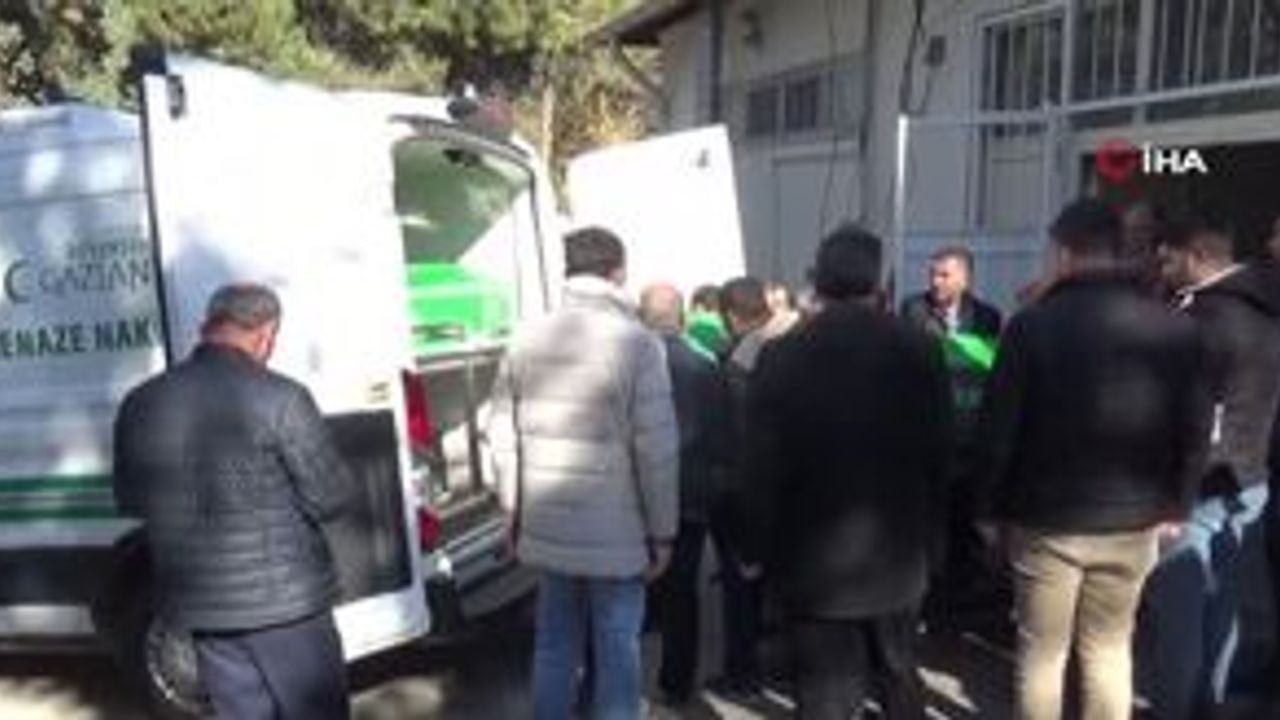 Gaziantep'teki kazada hayatını kaybedenlerin cenazesi yakınlarına teslim edildi