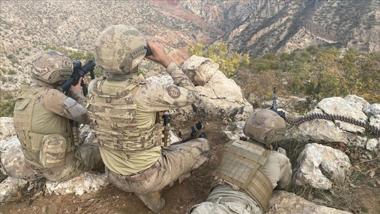 "Eren Abluka Sonbahar Kış-18 Şehit Jandarma Teğmen Hubeyib Turan Operasyonu" başlatıldı