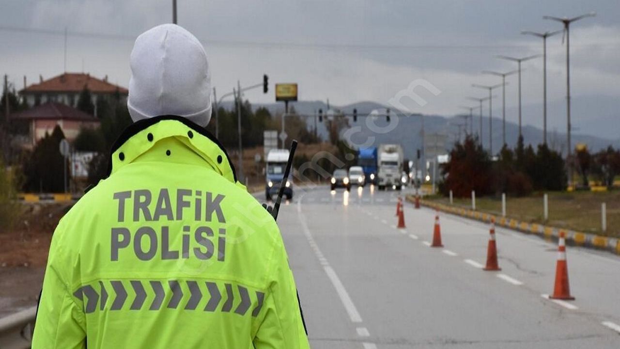 Yeni trafik cezaları belli oldu!En yükseği 21 bin lira: 2023 yılında uygulanacak trafik cezası tarifeleri belirlendi