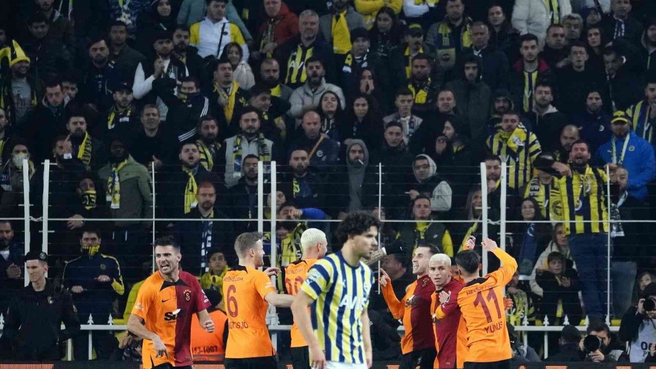 Fenerbahçe’ye Kadıköy’de ezeli rakibinden ağır yenilgi