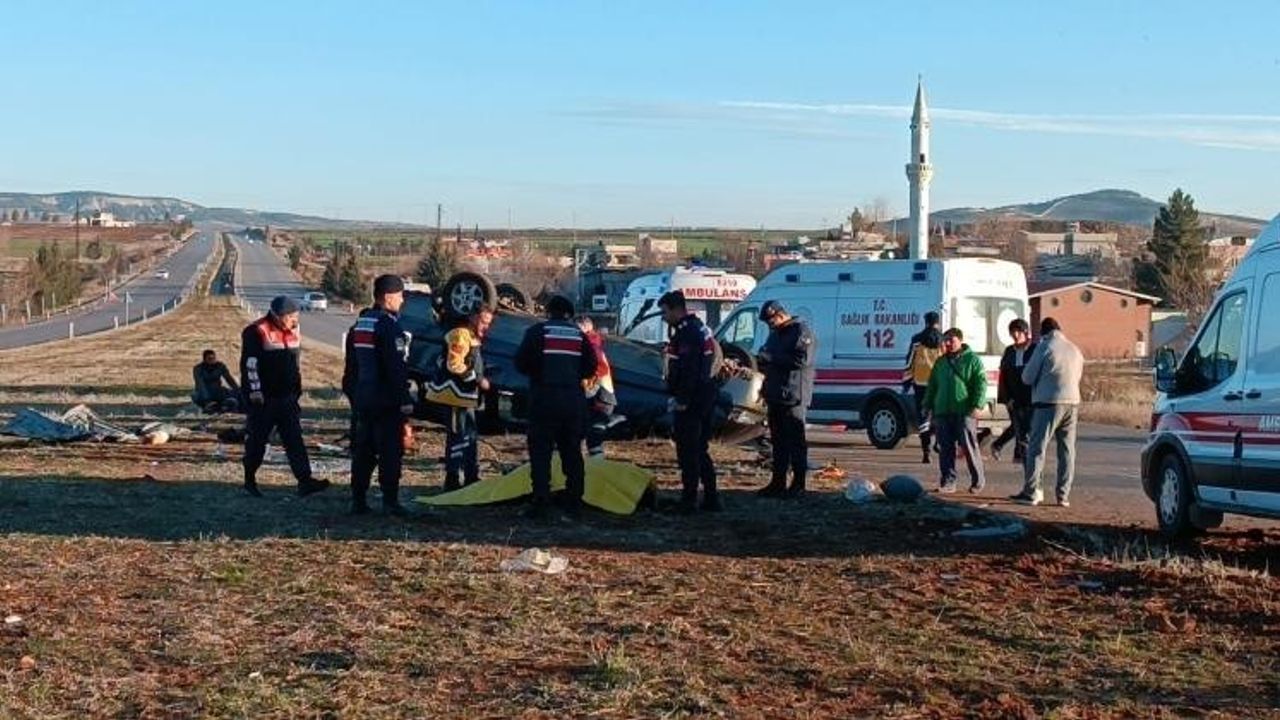 Gaziantep’te öğrenci servisi ile bir araç çarpıştı: 1 ölü, 12 yaralı