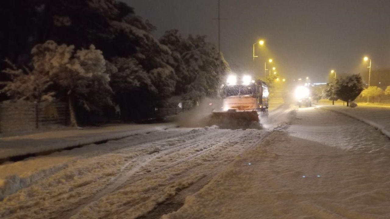 Gaziantep’te yoğun karla mücadele çalışmaları
