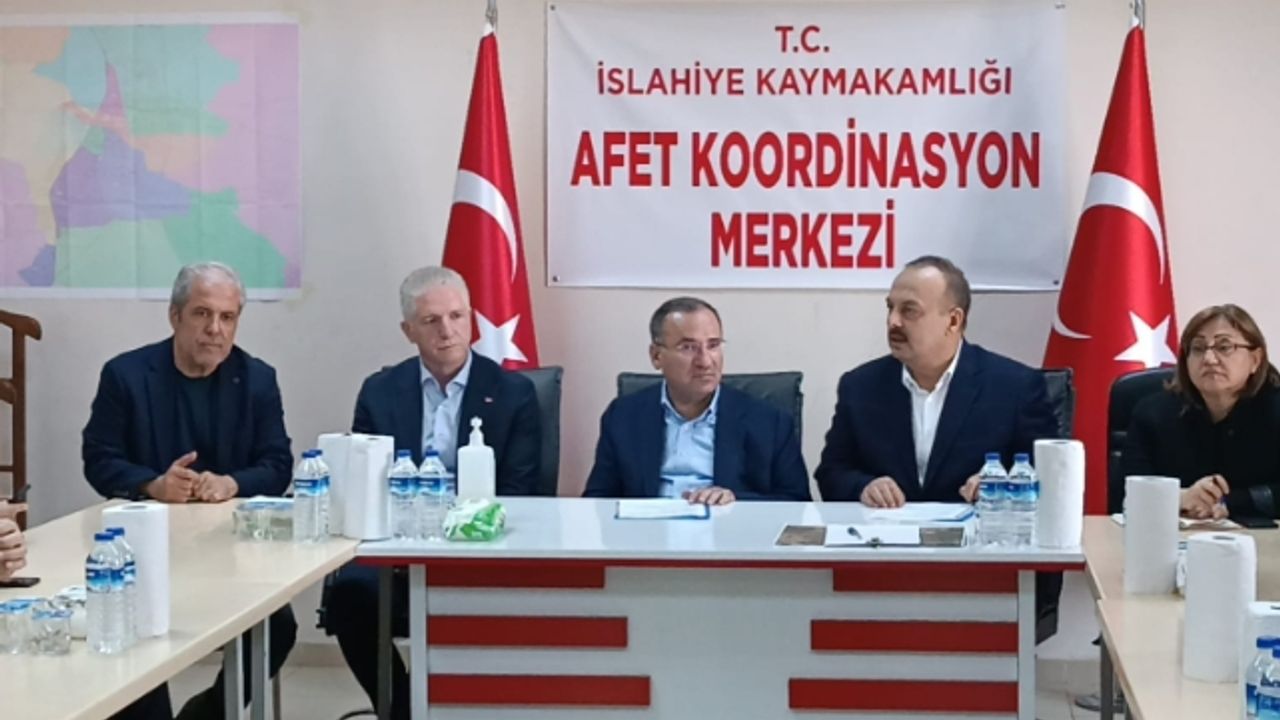 Adalet Bakanı Bozdağ, Gaziantep’in İslahiye ilçesinde açıklamalarda bulundu