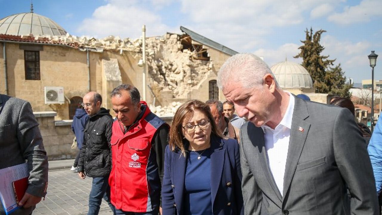 Gaziantep'in zarar gören tarihi yapılarına yakın mercek