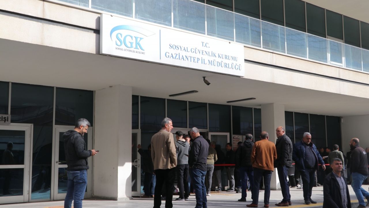 Gaziantep'teki SGK İl Müdürlüğünde EYT yoğunluğu