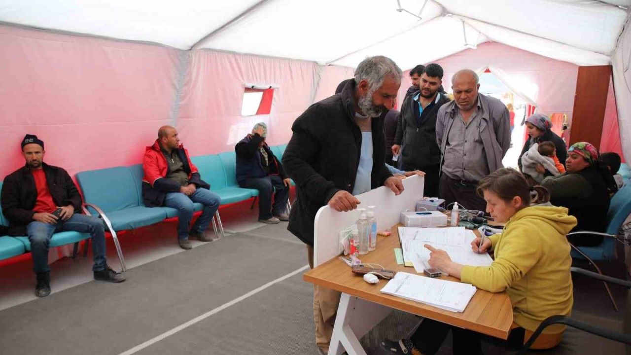 Gaziantep Nurdağı’nda 25 yataklı sahra hastanesi kuruldu