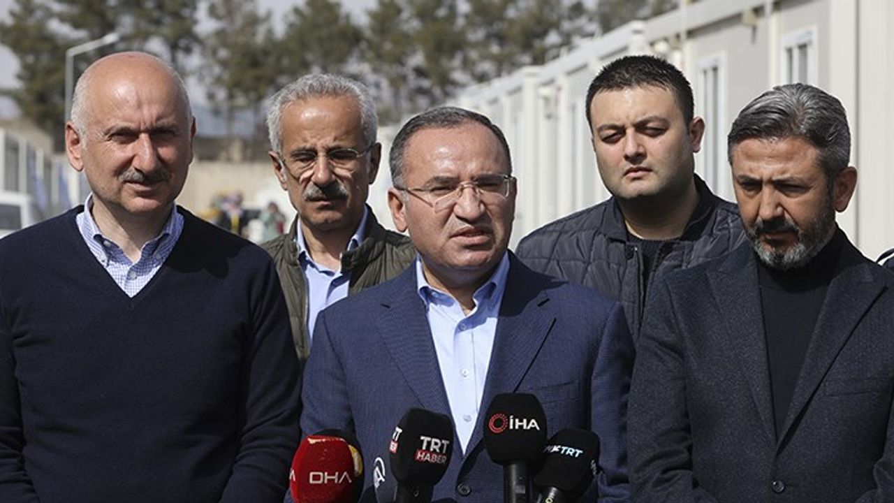 Adalet Bakanı Bozdağ Gaziantep Afet Koordinasyon Merkezi’ni ziyaret etti