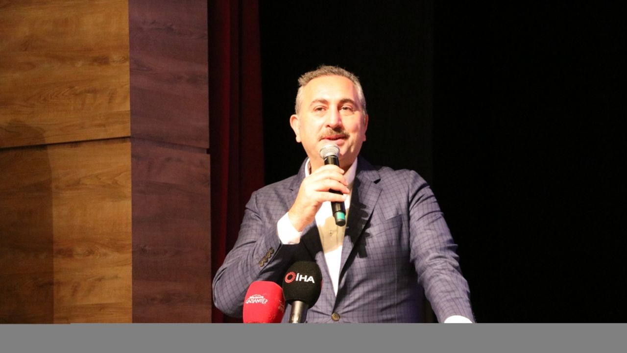 Eski Adalet Bakanı Abdulhamit Gül, Gaziantep'te konuştu: