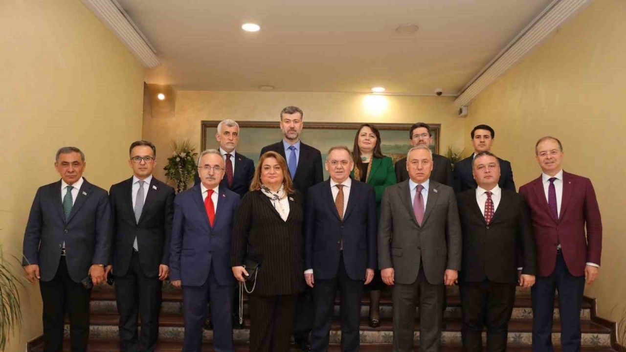 Azerbaycan Parlamentosu: “Arkamızda hep Türkiye var”