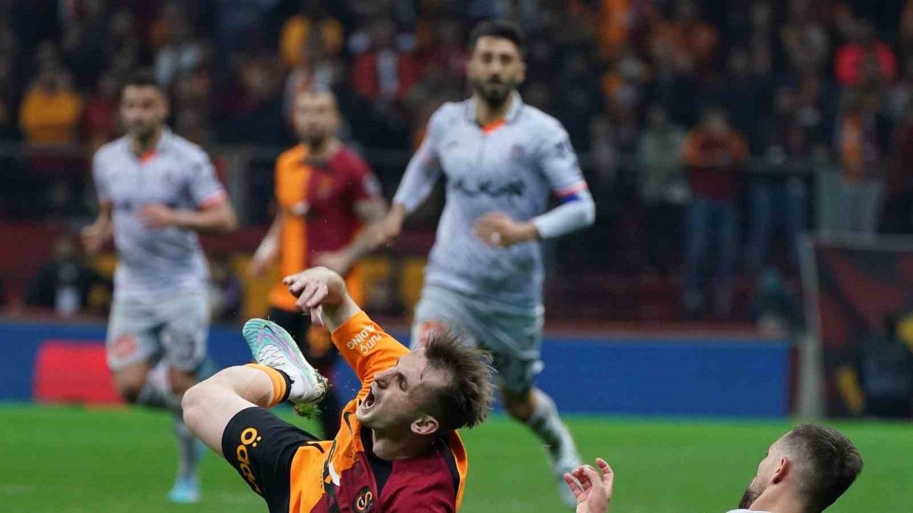 Spor Toto Süper Lig: Galatasaray: 1 - Medipol Başakşehir: 0 (Maç sonucu)