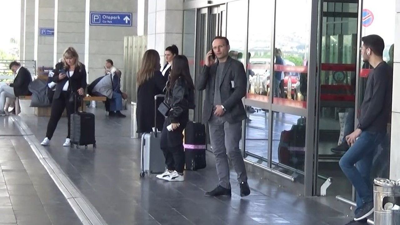 Gaziantep Havalimanı Uçuşlara Yeniden Açıldı
