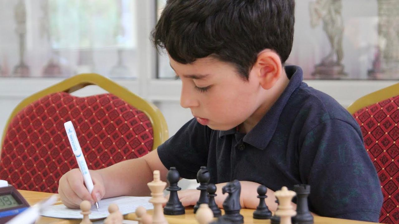 Zafer Bayramı Hızlı Satranç Turnuvası: Ustaların Hız ve Yaratıcılıkla Buluşması