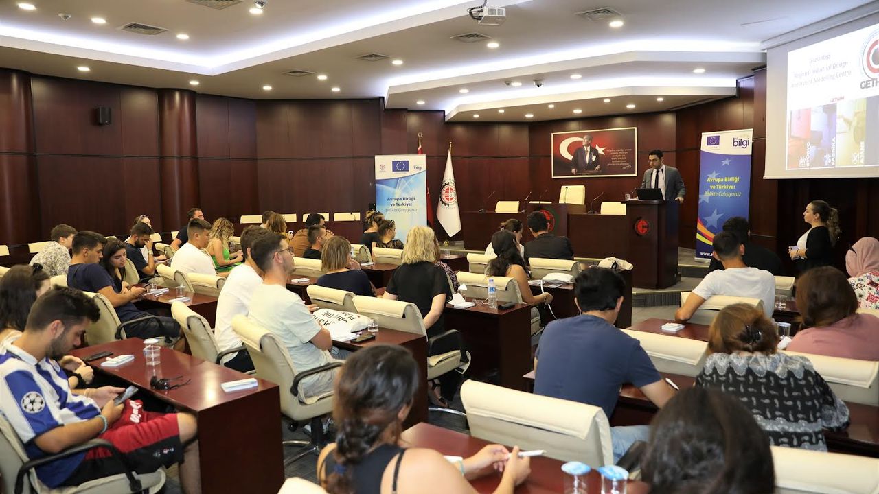 Gaziantep AB Bilgi Merkezi, Erasmus+ Etkinliğiyle Türk ve Yabancı Öğrencileri Buluşturdu