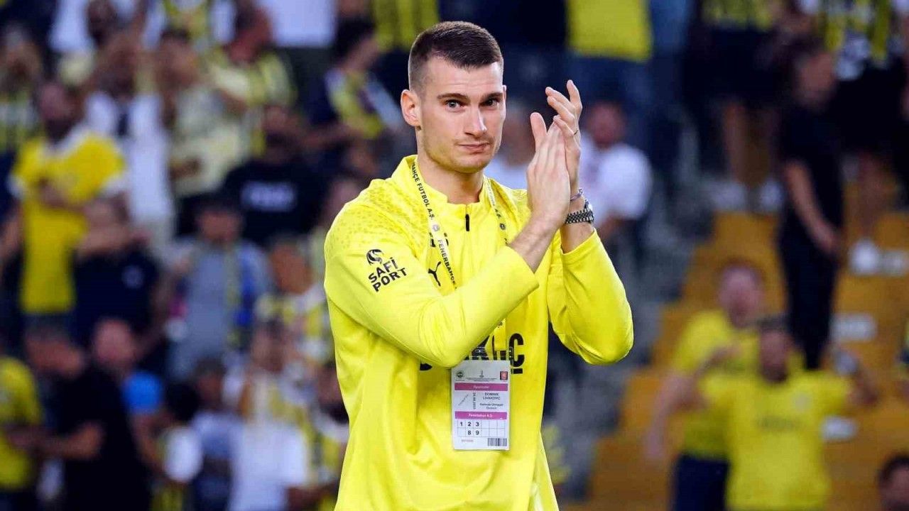Dominik Livakovic, Fenerbahçe taraftarını selamladı