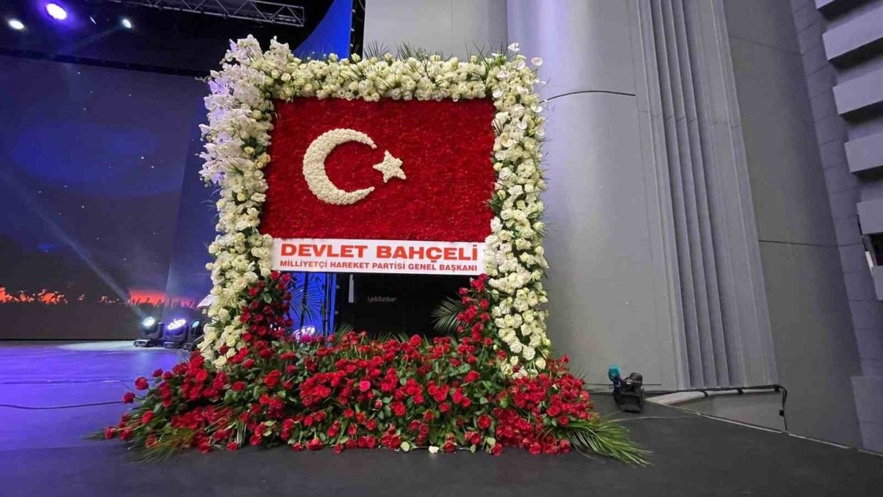 MHP Genel Başkanı Bahçeli’den AK Parti’nin 22’nci kuruluş yıldönümüne özel çiçek