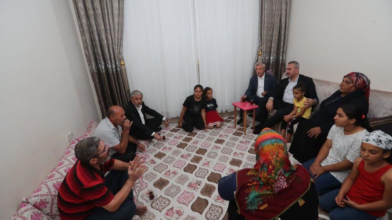 Milletvekili Abdulhamit Gül ve Başkan Mehmet Tahmazoğlu Şahinbeyli Ailelere Misafir Oldu