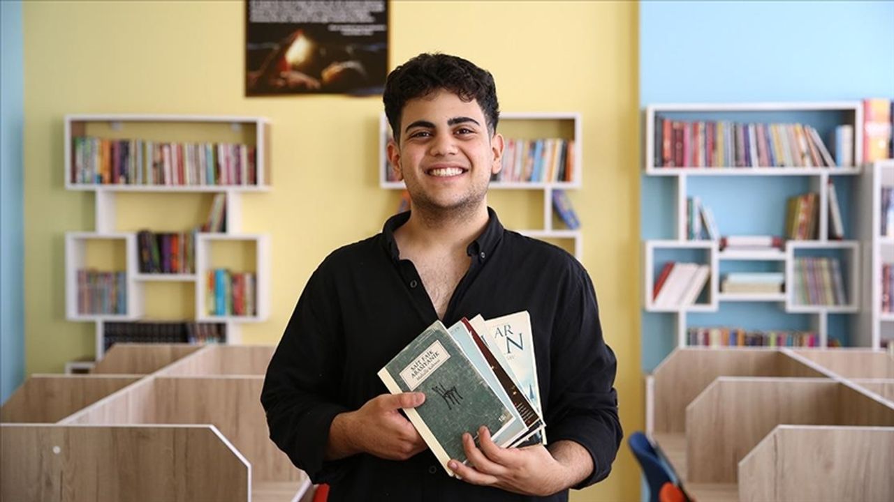 Bingöllü Öğrenci, Binlerce Kitap Bağışıyla Gaziantep'te Okul Kütüphanesini Yeniledi!
