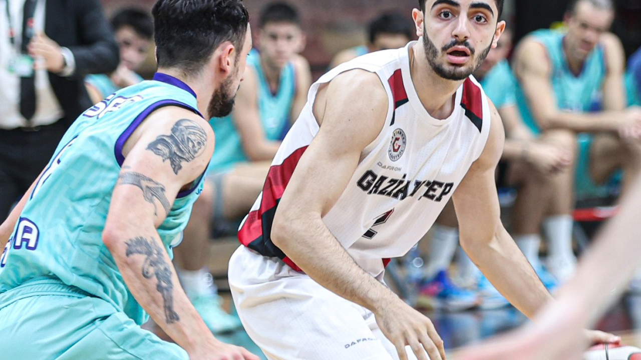 Gaziantep Basketbol çok rahat! Çayırova'ya fark attılar 72-54