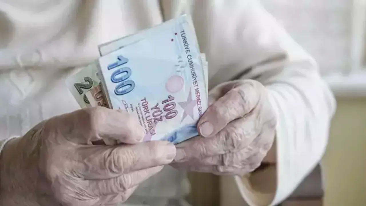 Çalışmayan emeklilere 5 bin liralık ikramiye ödeme tarihleri belli oldu