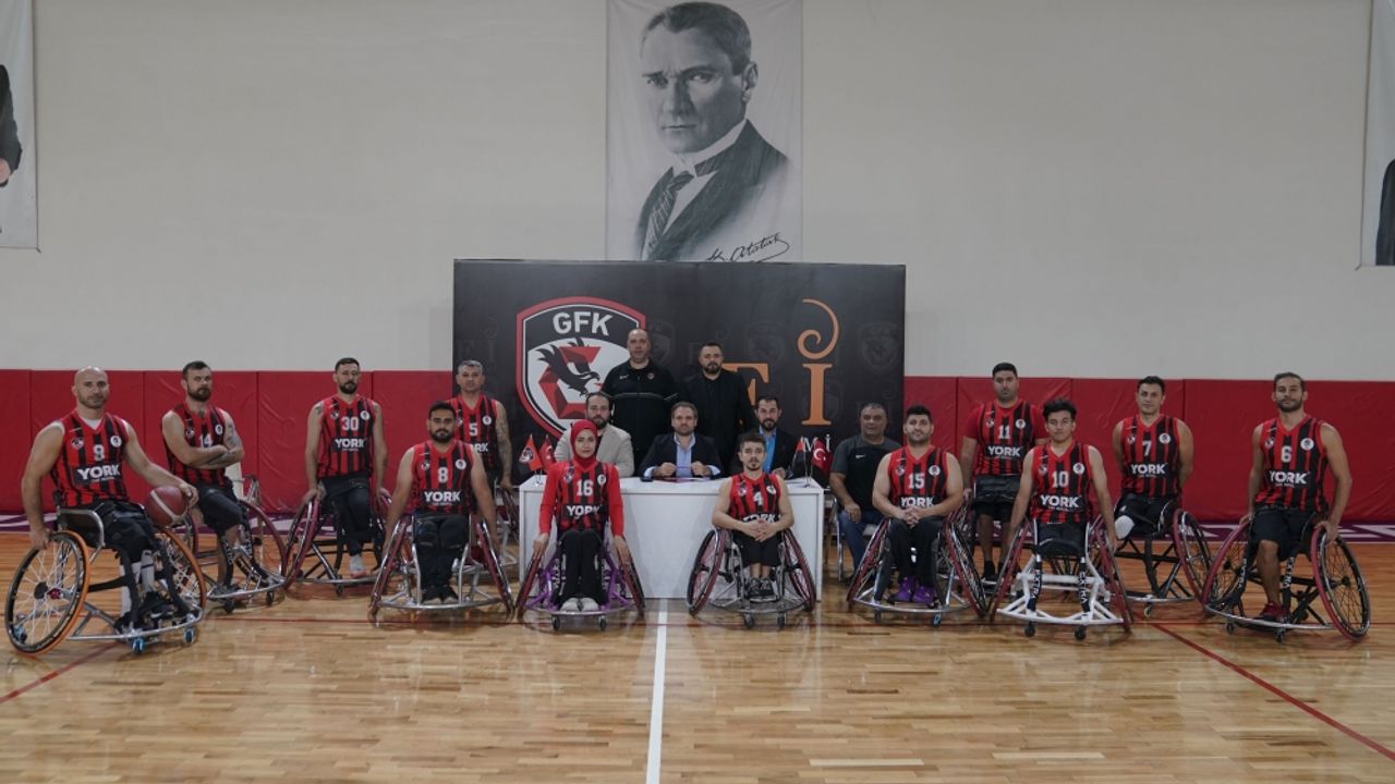 Gazişehir Gaziantep Tekerlekli Sandalye Basketbol Takımı'nın yeni sponsoru Fİ Akademi oldu