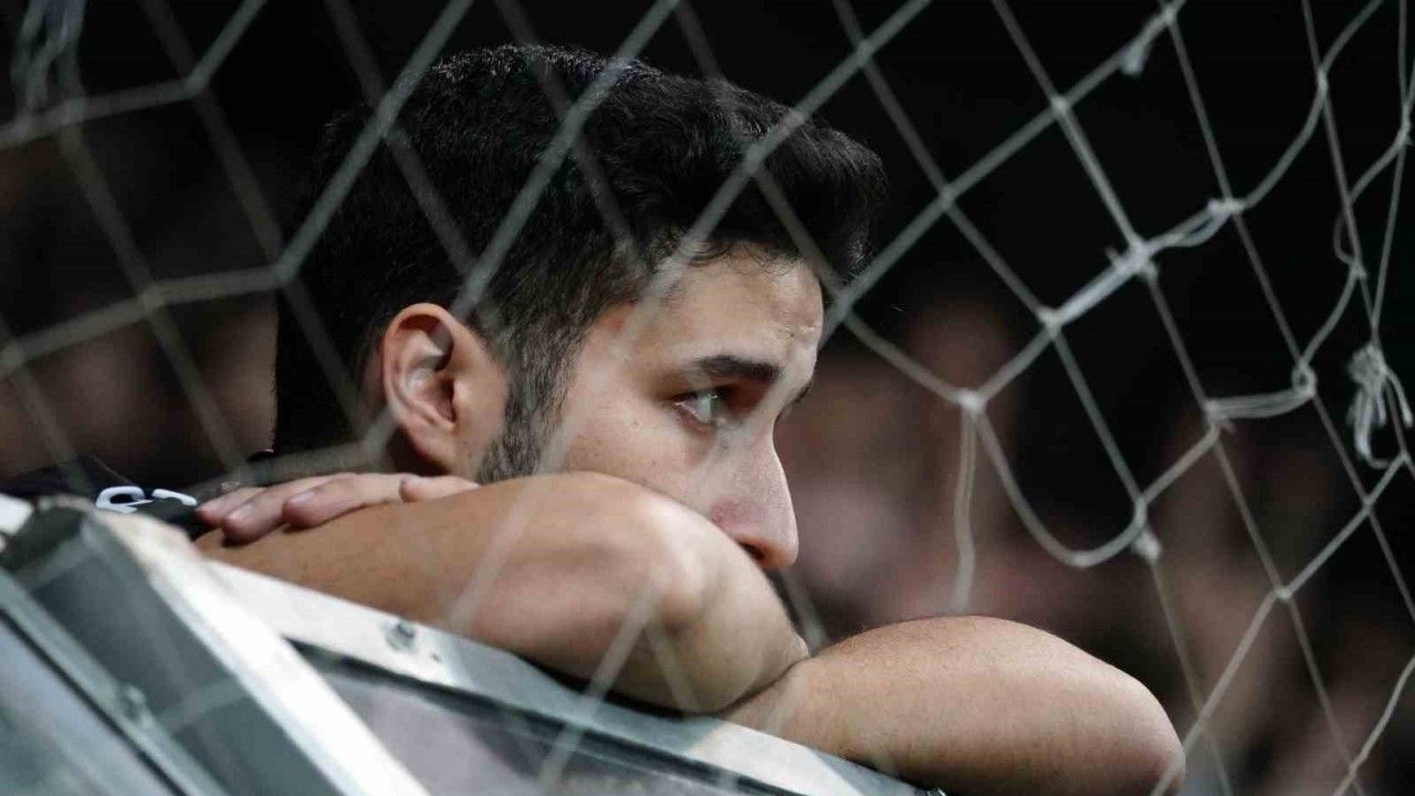 Beşiktaş taraftarından Burak Yılmaz ve futbolculara tepki