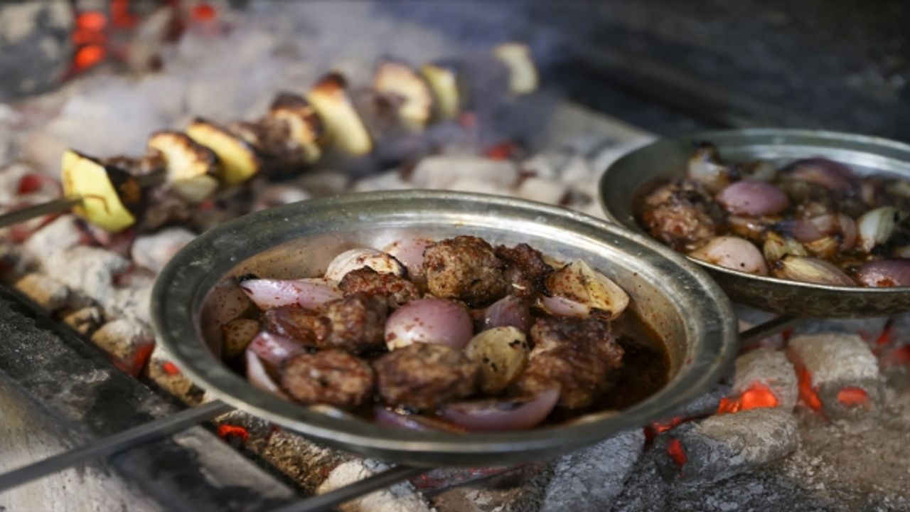Gastronomi kenti Gaziantep'te kış yemekleri ateşle buluştu