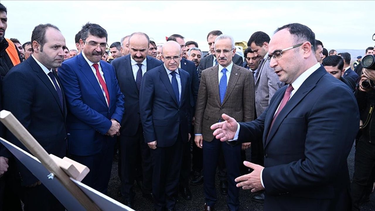 VİDEO HABER / Bakanlar Şimşek ve Uraloğlu, Gaziantep'te temaslarda bulundu