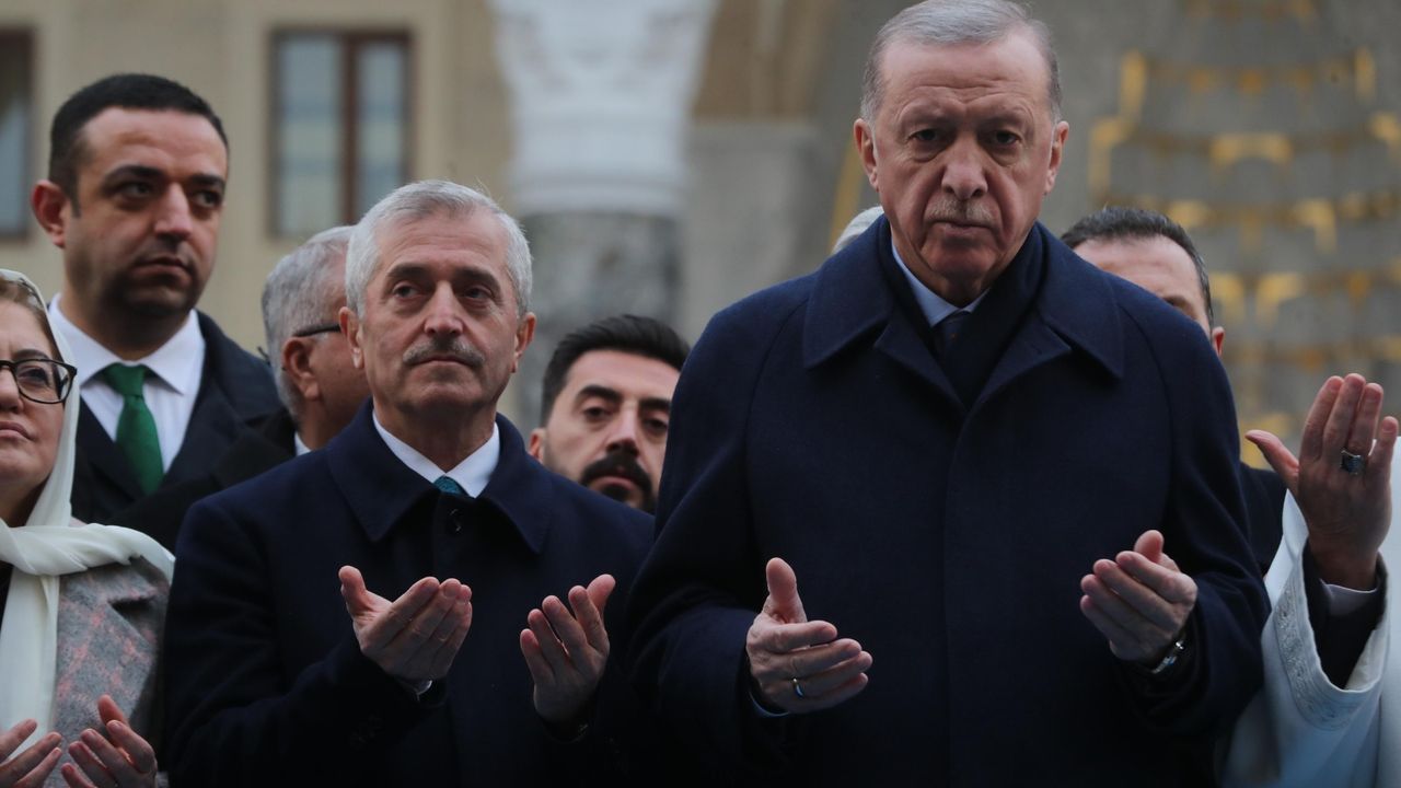 Cumhurbaşkanı Erdoğan Şanlıurfa'da Gaziantep'i övdü