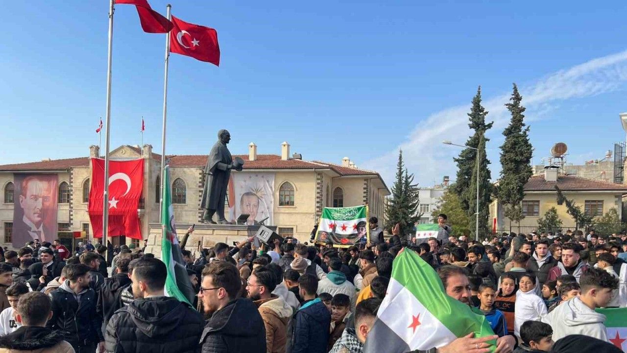Kilis’te Suriyeliler kutlama yaptı