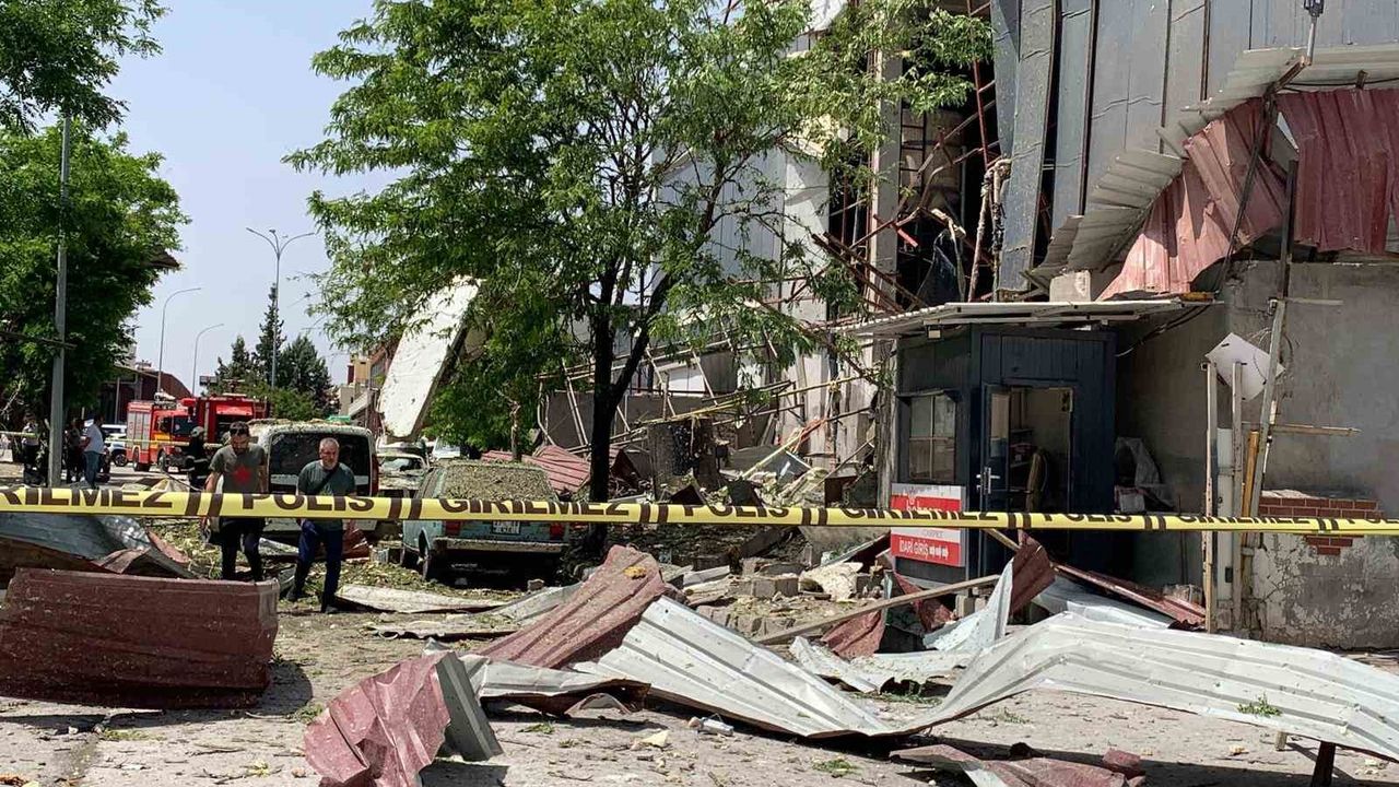 Gaziantep'te halı fabrikasında patlama! Yaralılar var...