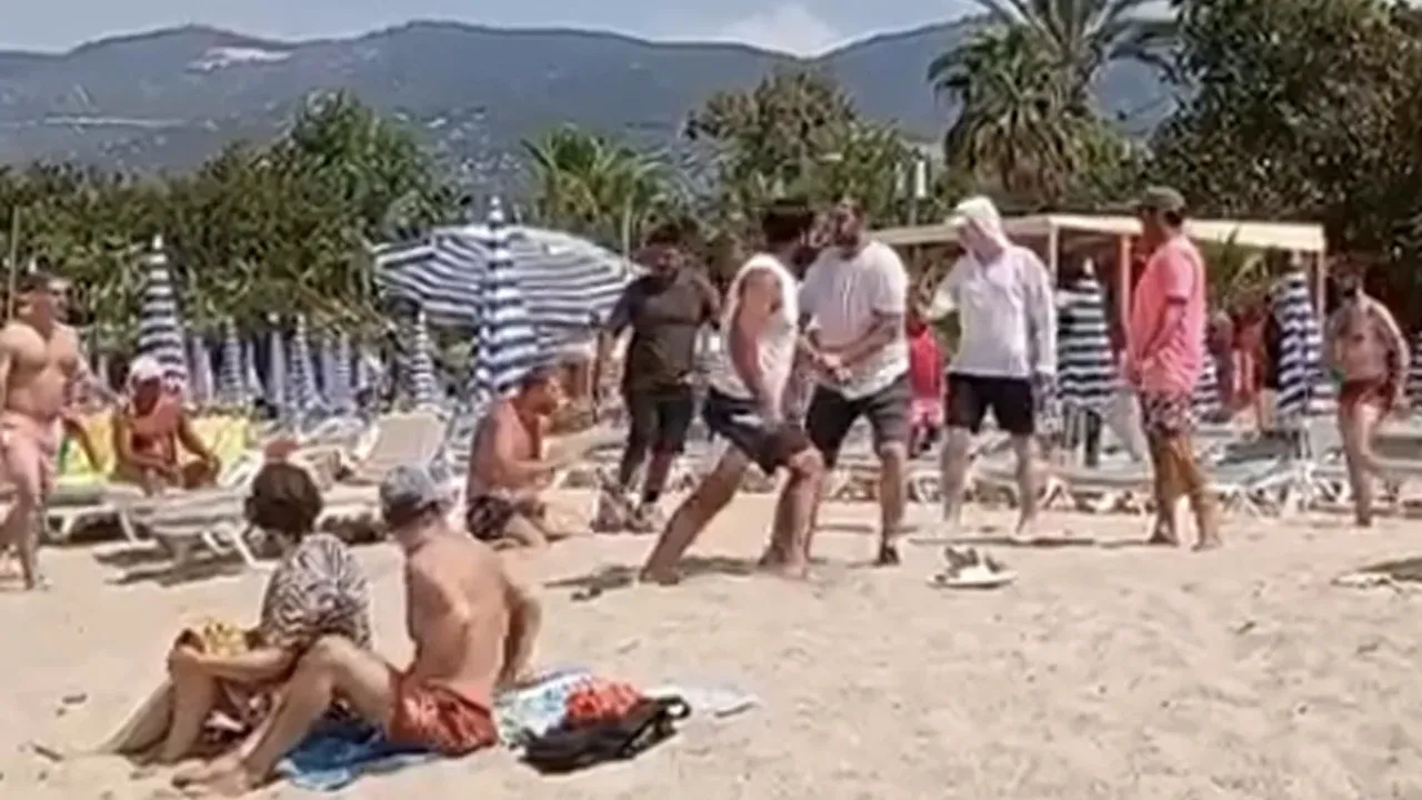 Gereken yapıldı! Antalya'da şezlong kiralamayan turisti darbettiler: İşletme mühürlendi