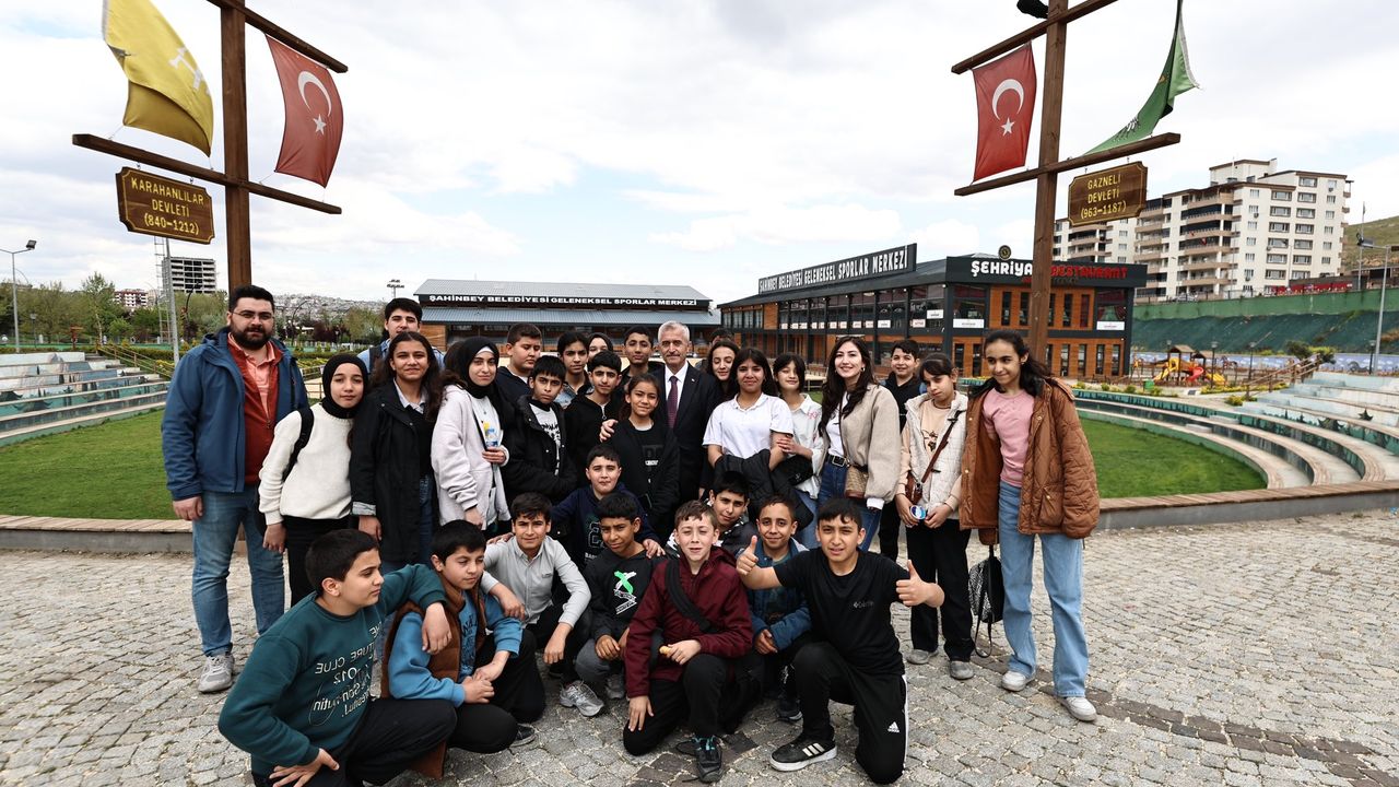 Başkan Tahmazoğlu, gençlerle bir araya geldi