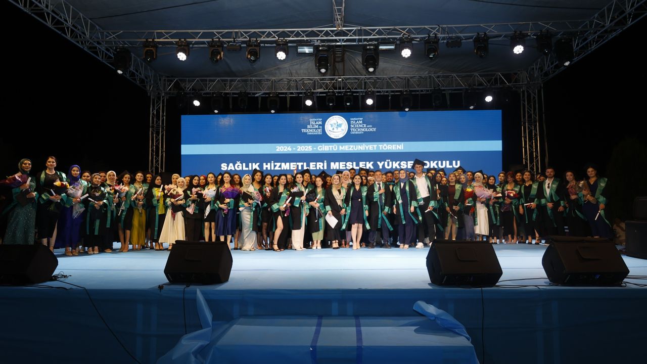 GİBTÜ’de mezuniyet coşkusu yaşandı