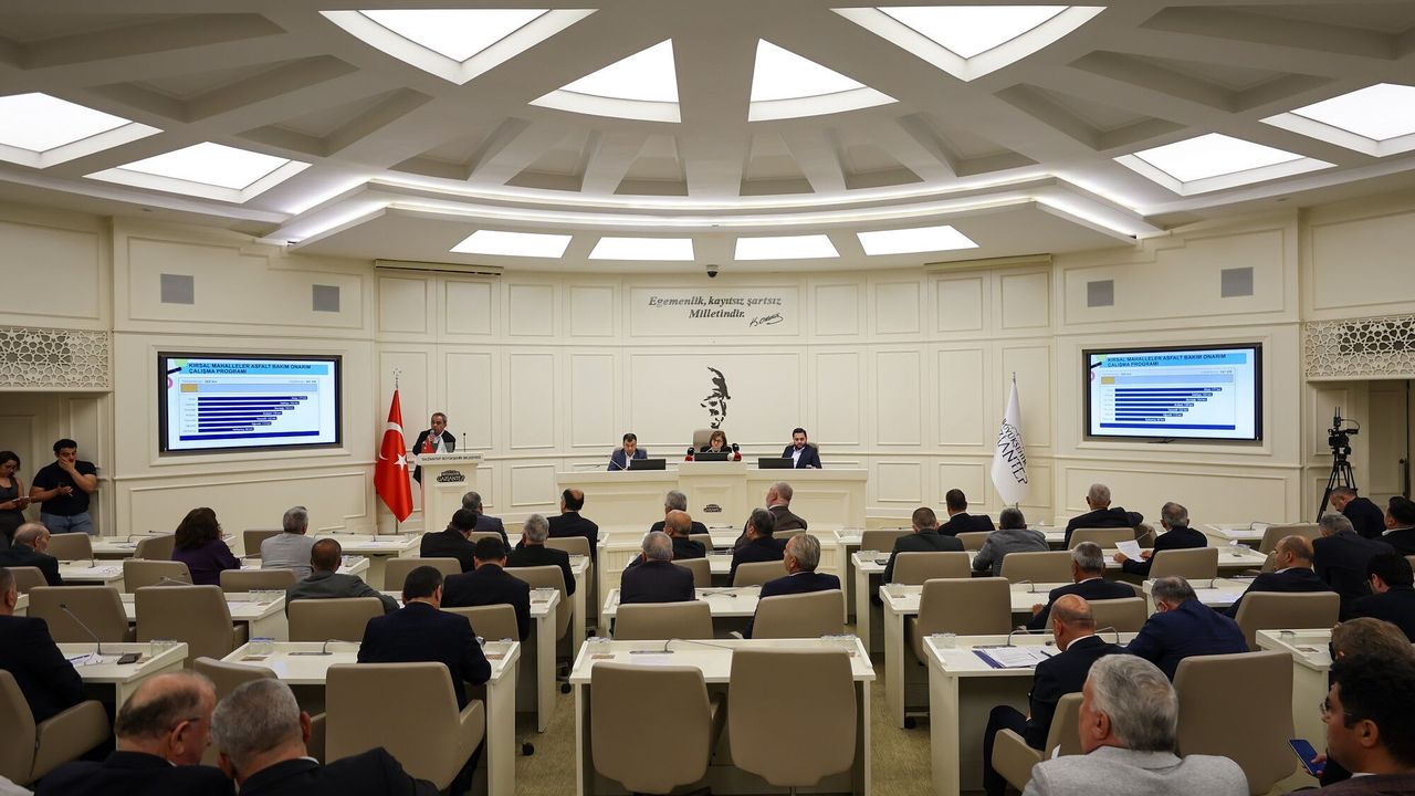 Gaziantep Büyükşehir Meclisinde gündem asfalt sezonu ve haşereyle mücadele oldu
