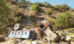 Gaziantep'te fıstık işçilerini taşıyan traktör şarampole devrildi: 2 ölü, 5 yaralı