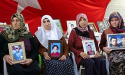 Gaziantep'ten geldiler! Evlat nöbetine katılan anne, dağda olan yetim iki evladına seslendi