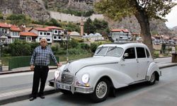 70 yıllık klasik otomobil görenleri hayran bırakıyor: Son gelen teklif 1,5 milyon lira