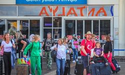 Kaçan kaçana...Rusya'dan Antalya'ya göç sürüyor! Rusya'dan Antalya'ya son uçak bileti, 11 bin dolara satıldı