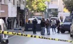 Annesini öldürdü, kafasını kesip sokağa attı! Herkes şok oldu
