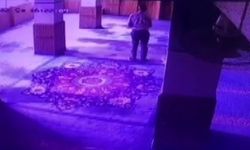 Namaz kılarken kalp krizi geçiren adam hayatını kaybetti, o anlar kameraya yansıdı