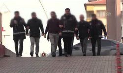 Gaziantep'te bir otomobilde 6 düzensiz göçmen yakalandı