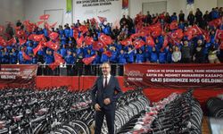 Gençlik ve Spor Bakanı Kasapoğlu, Gaziantep'te bisiklet dağıtım törenine katıldı: