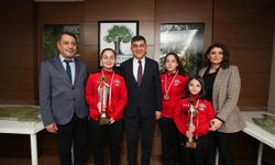 Başkan Rıdvan Fadıloğlu, Milli Satranççıları Konuk Etti