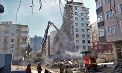 Gaziantep'te 51 kişiye mezar olan Furkan Apartmanı'nda çileden çıkaran olay! 1 kolon hayatları kararttı