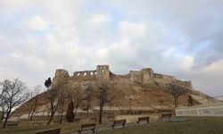 Gaziantep’te depremde hasar alan tarihi yapılar için bilim kurulu toplandı